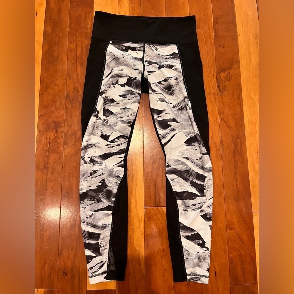 ATHLETA Size Medium Workout Leggings Active Stretchy Running Sports Lounge